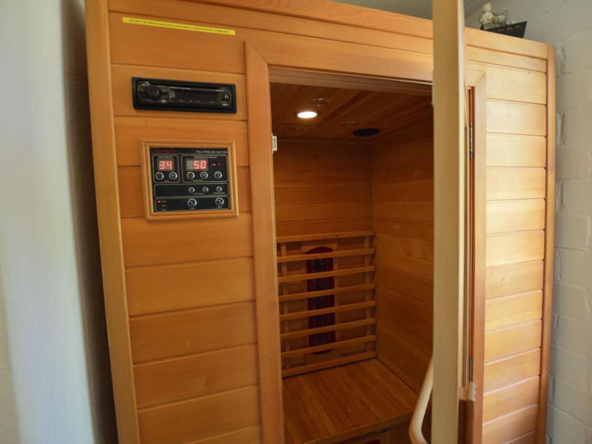 Detached Holiday Home With Sauna Large Garden Stramproy Exterior foto
